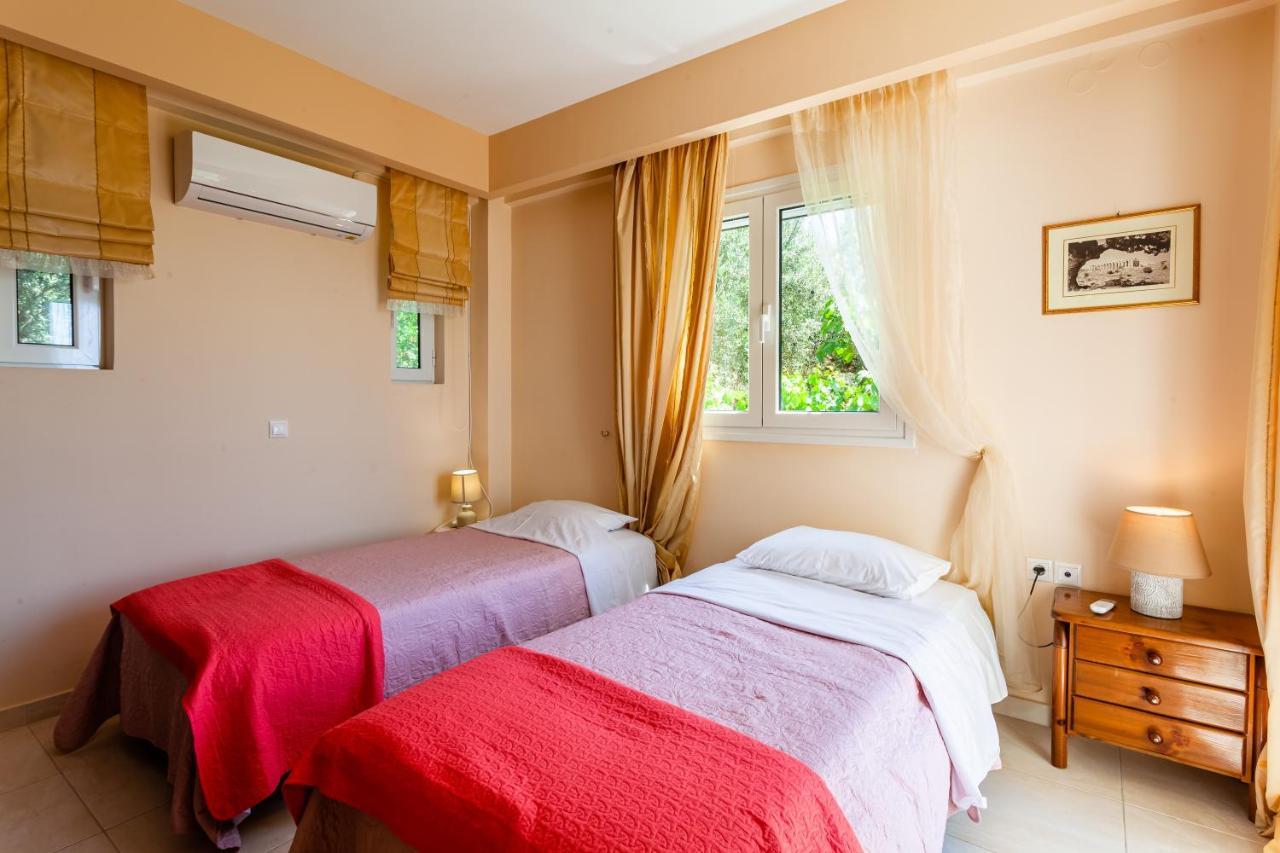 Verga Majestic Sunsets - Elegant & Secluded Retreat Kalamata Exterior photo